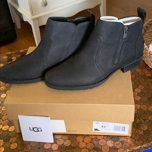 Ugg W Aureo II Black Leather Bootie, NWT size 8.5